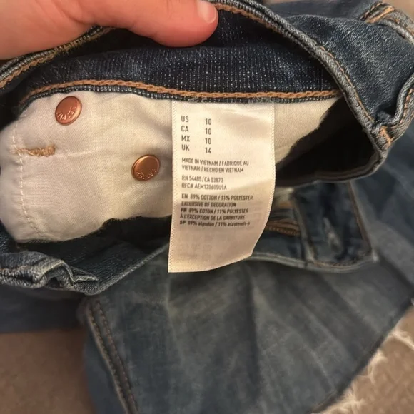 American Eagle Outfitters Frayed Hem Blue Jean Shorts - Picture 4 of 5